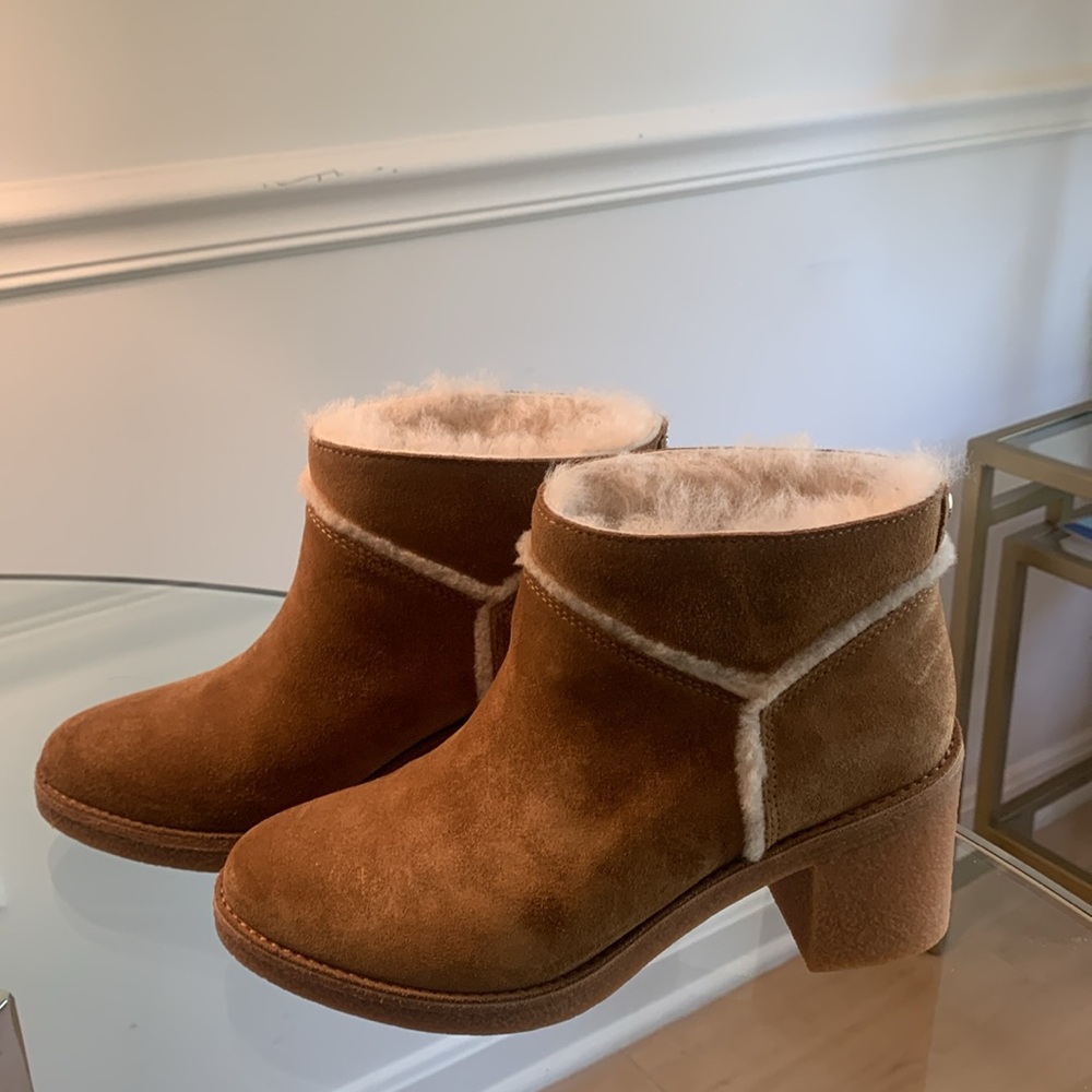 NEW UGG women’s suede booties size 7.5